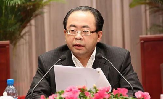 年过七旬的钟淦泉被查，卸任已8年