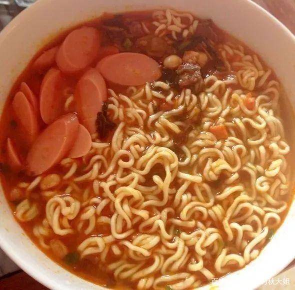 董宇辉：不要妖魔化食品添加剂，国标范围内就没啥，很多东西要疯狂吃才有一点伤害，没必要过于忧虑