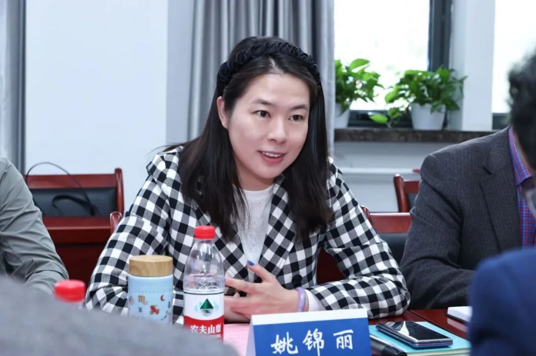 美锦能源(000723.SZ)：部分董事、高管拟增持不低于300万元美锦转债