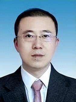 国务院任免国家工作人员 任命徐耀为退役军人事务部副部长