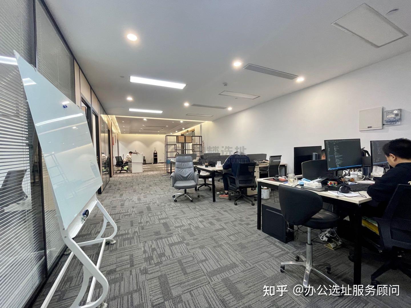 “22绿城01”未来两年票面利率调整为3.85%