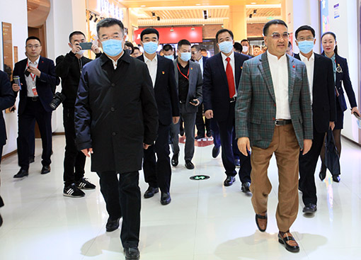 新疆喀什地委副书记秦加友接受审查调查