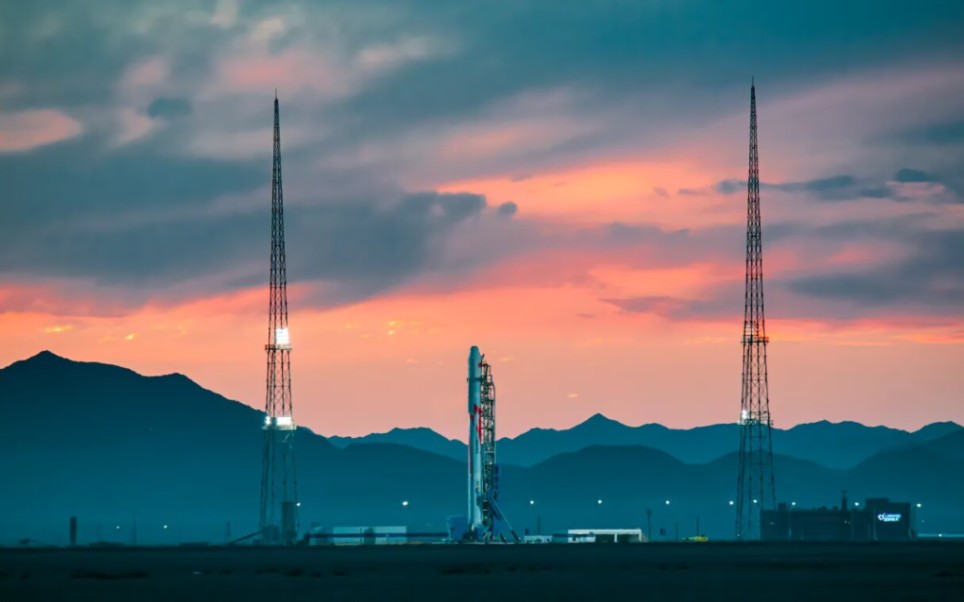朱雀二号改进型遥二运载火箭发射成功