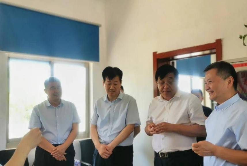 国家统计局局长康义会见巴西国家地理与统计局代表团