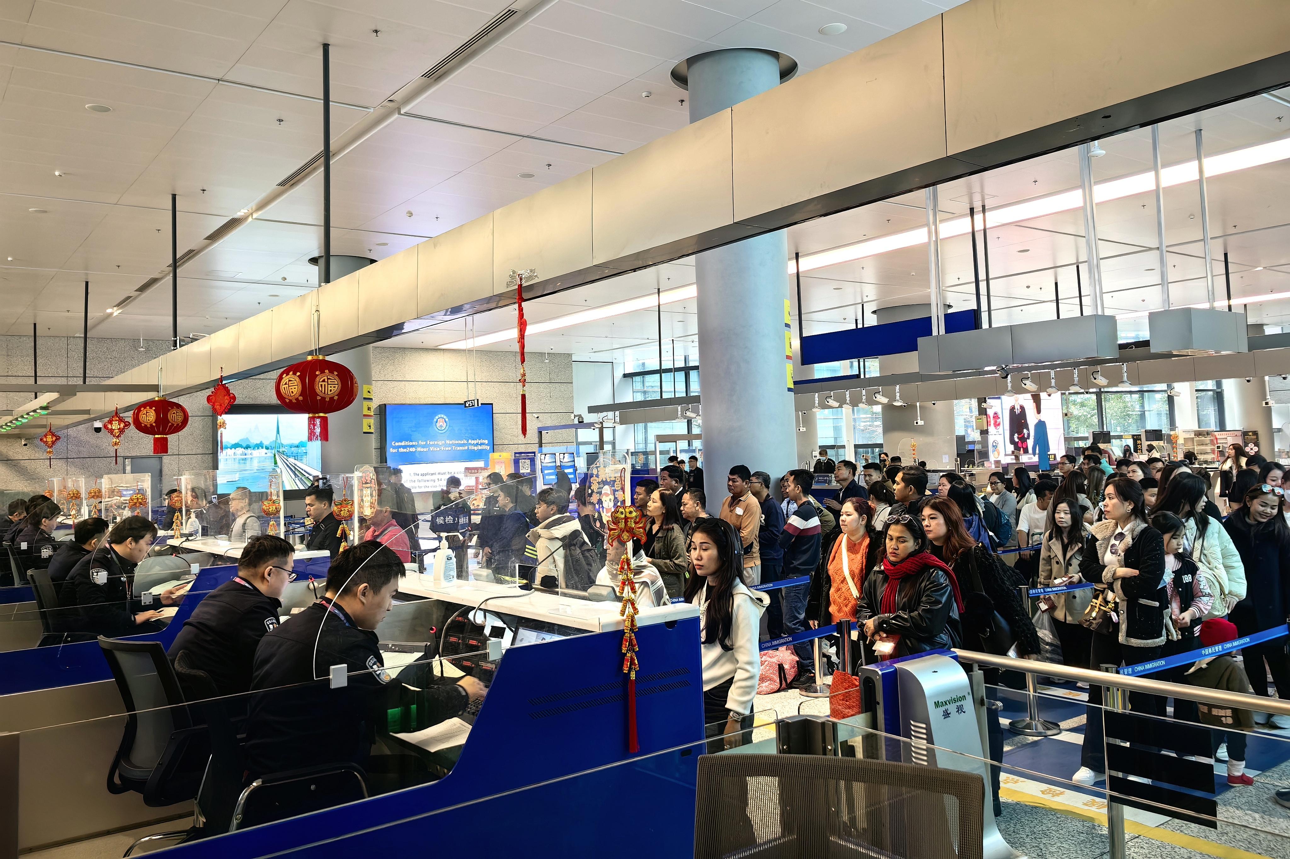 深圳口岸今年查验出入境人员突破1亿人次 较2024年提前24天达成