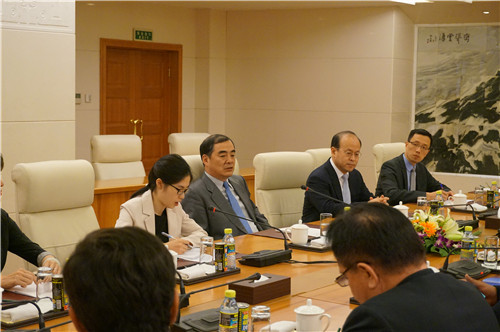 王毅谈中阿巴三方外长会晤成果