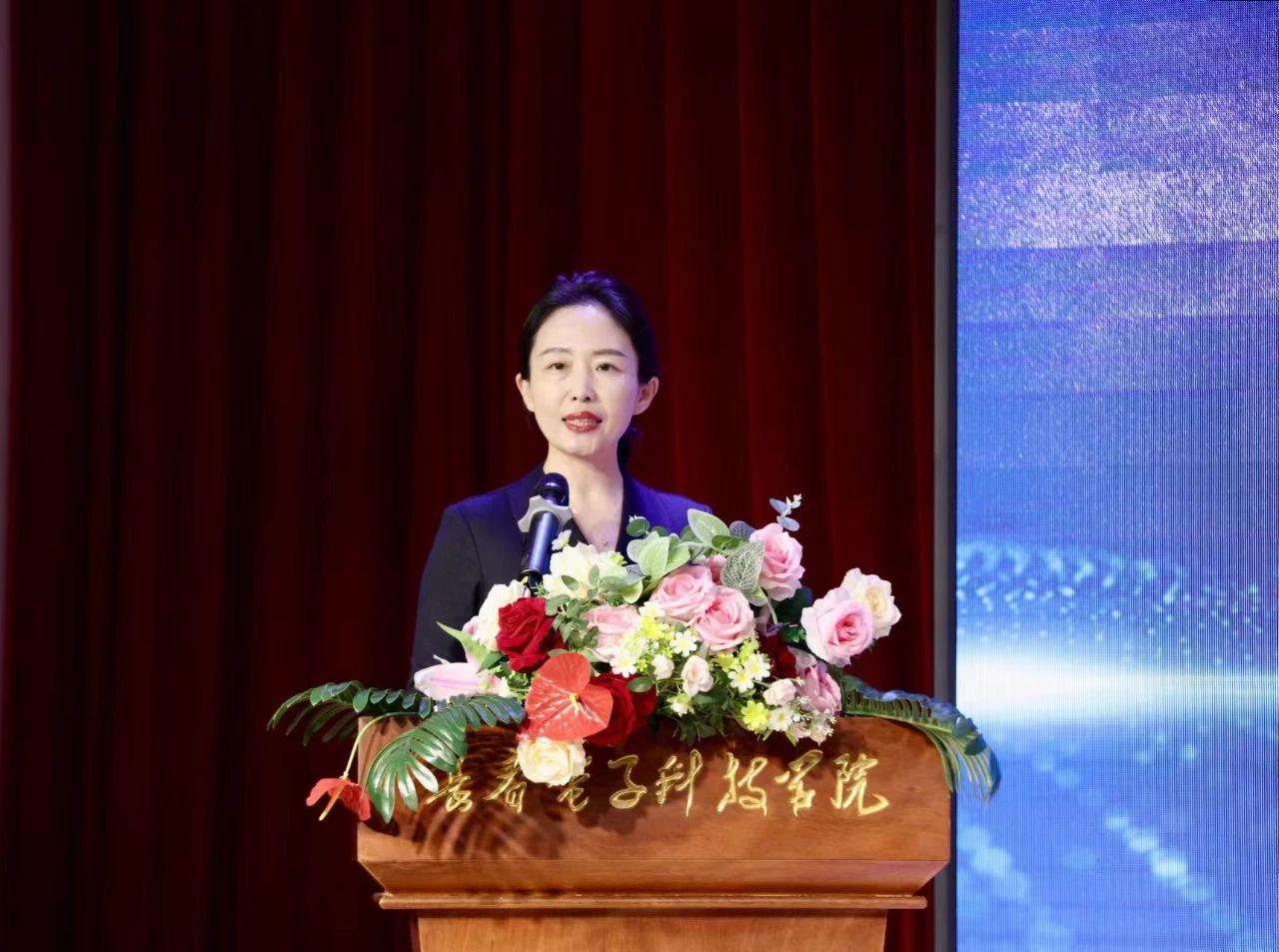 峰岹科技：8月19日召开董事会会议