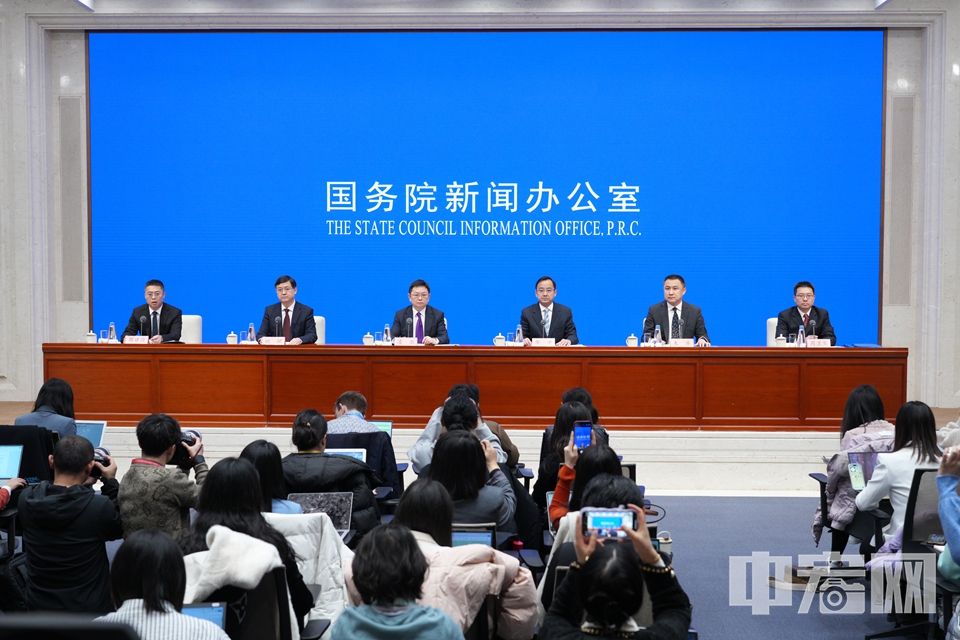 商务部：将积极稳妥扩大增值电信等试点，并继续推进有关领域开放