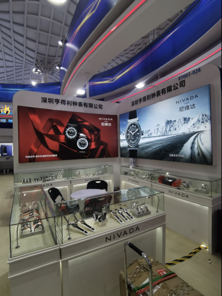 进博特写：从组团到“单飞” 展商展现“看得见”的成长