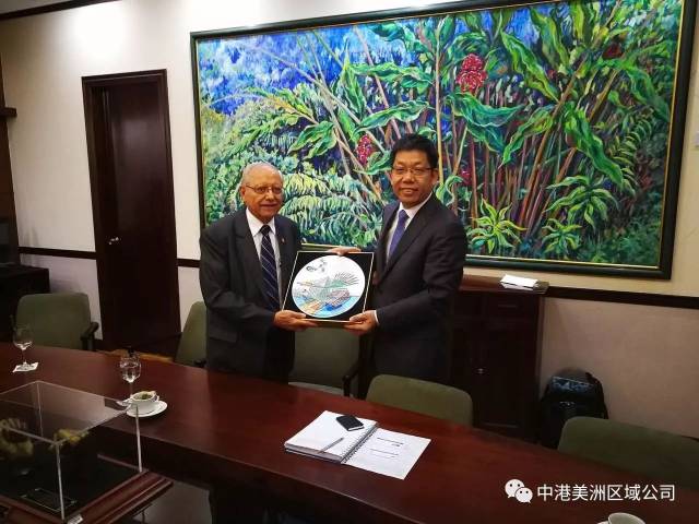 王鹏参赞拜会塞计划于经济发展部长巴莱