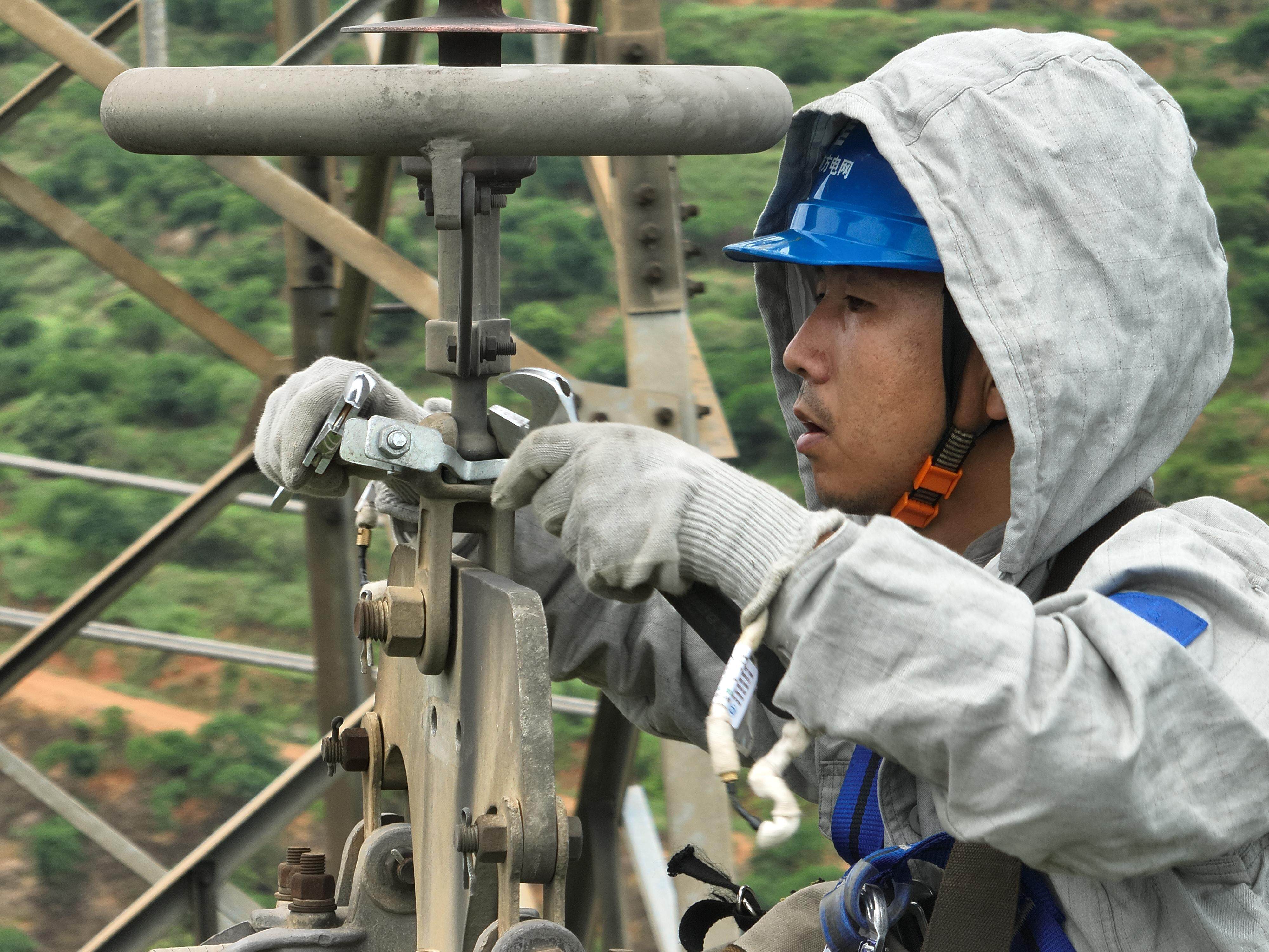 两部门:到2030年“西电东送”规模超过4.2亿千瓦,新增省间电力互济能力4000万千瓦左右