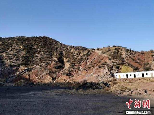 我国科学家发现极限尺寸一维铁电存储结构