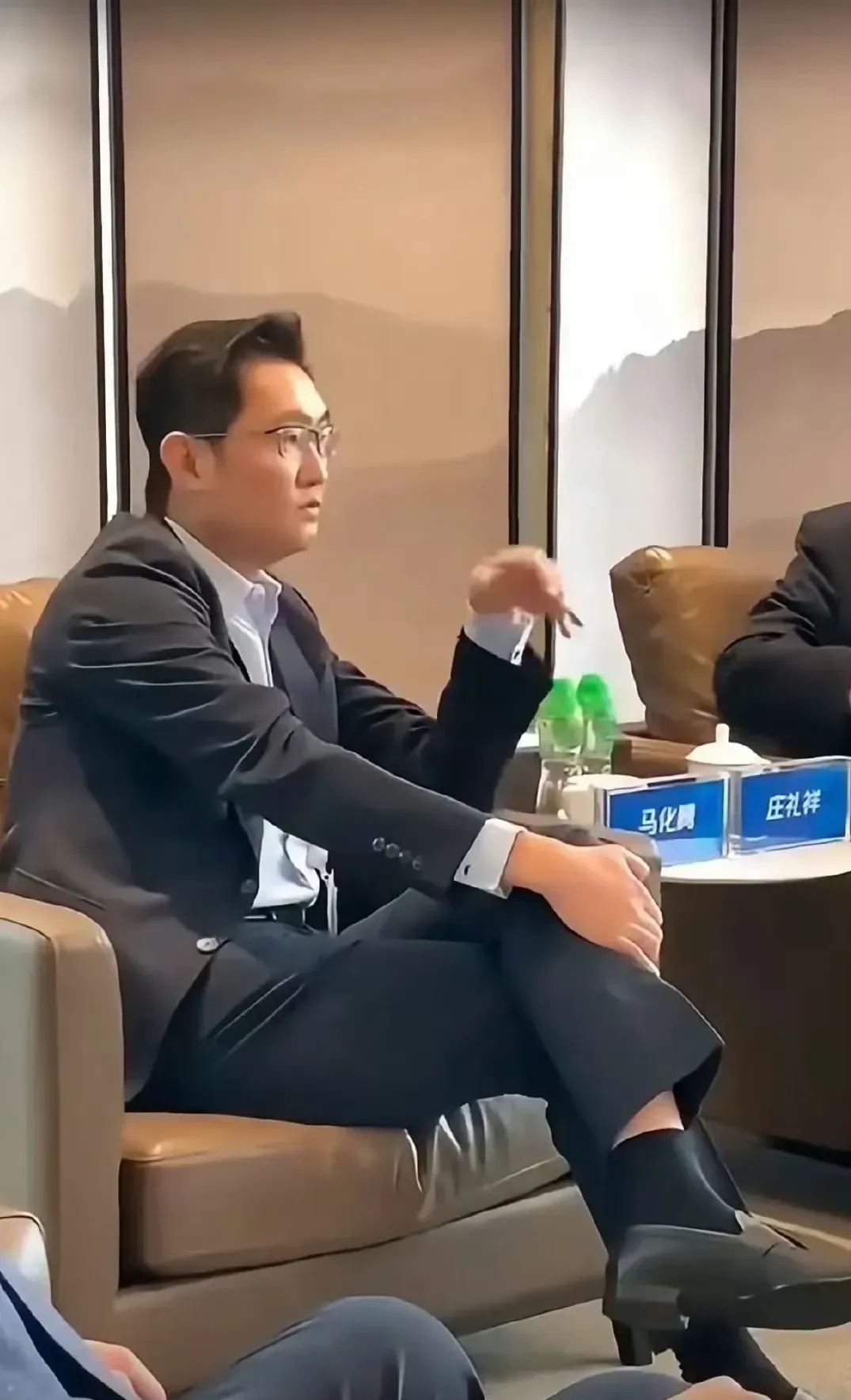 一边红包大战，一边高薪抢人！阿里、腾讯、字节……年薪最高开到了100多万元