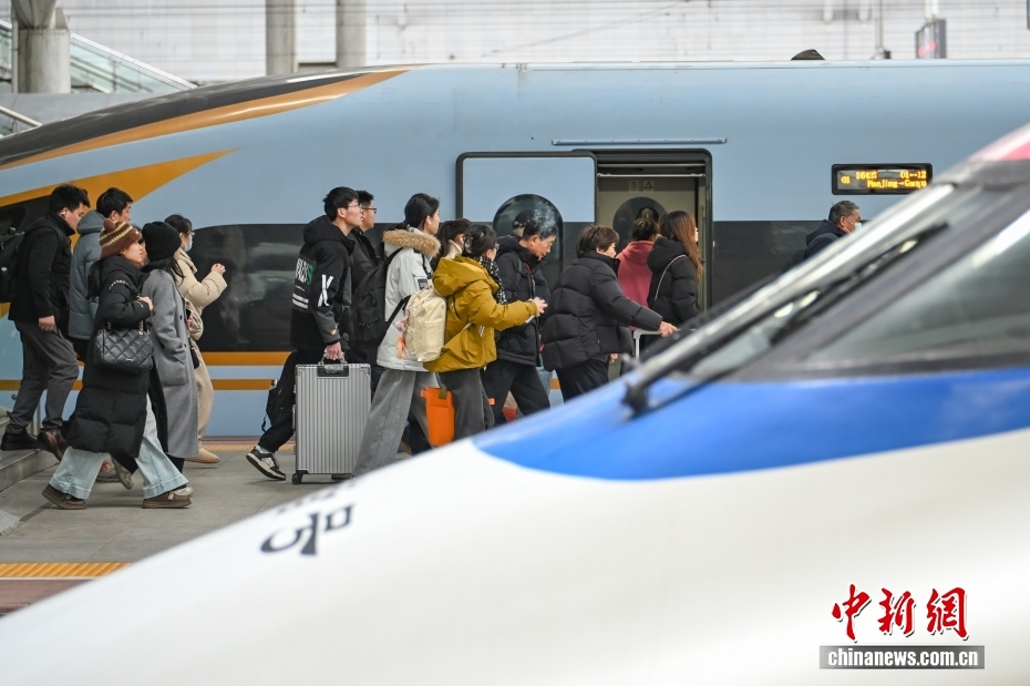交通运输部：2月6日，全社会跨区域人员流动量完成21125.7万人次