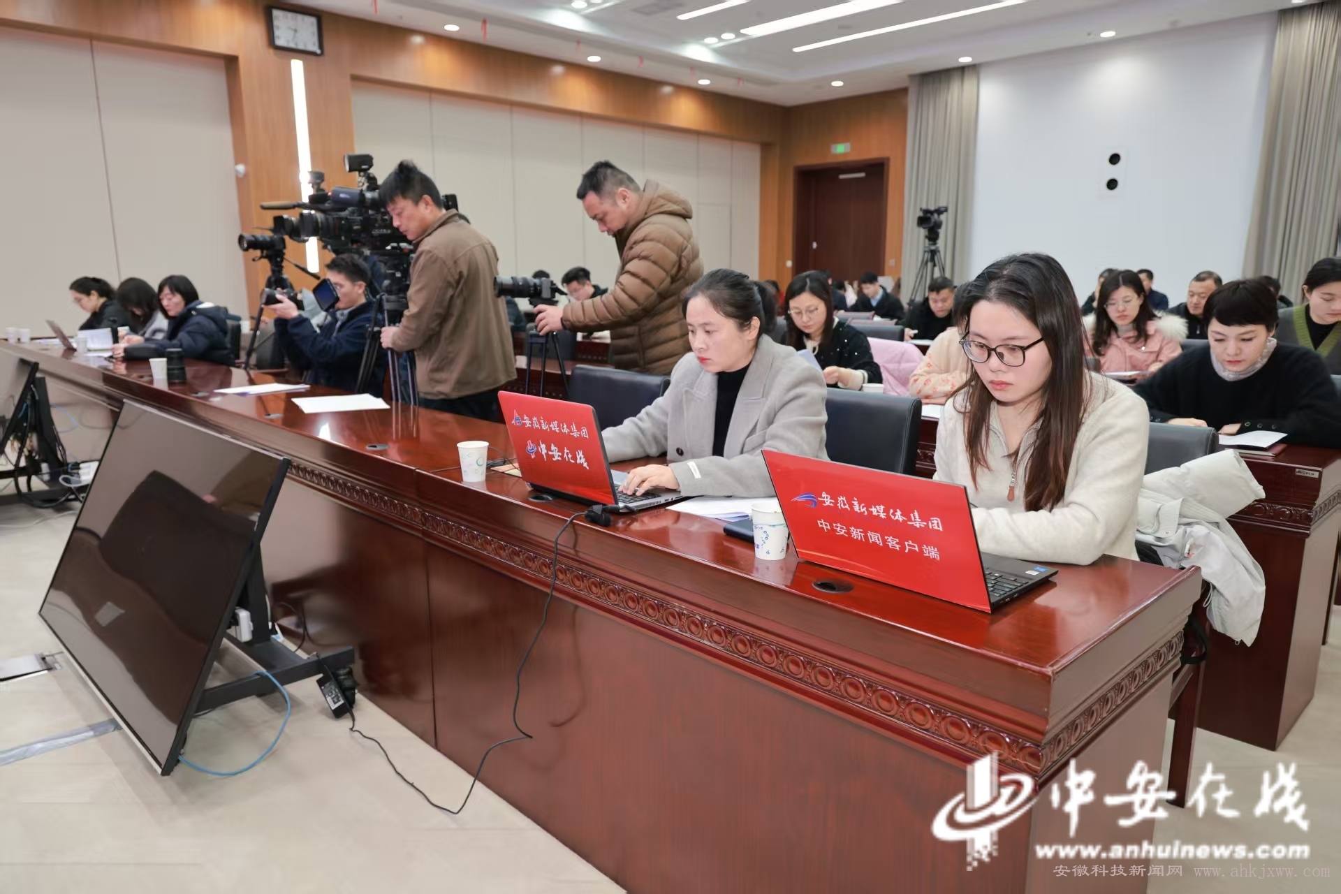 吴清：推动出台上市公司监管条例，切实加强保荐代表人监管