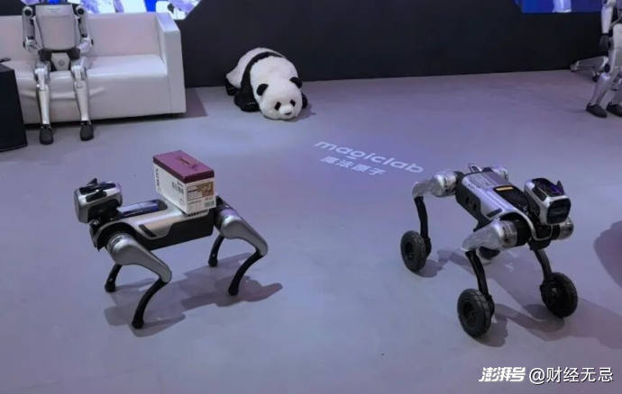 它石智航AWE线下首秀 靠“干活”获吉尼斯世界纪录称号