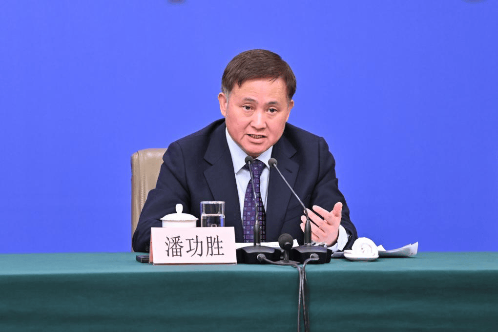 央行行长最新发声!关乎股市、债市、人民币→