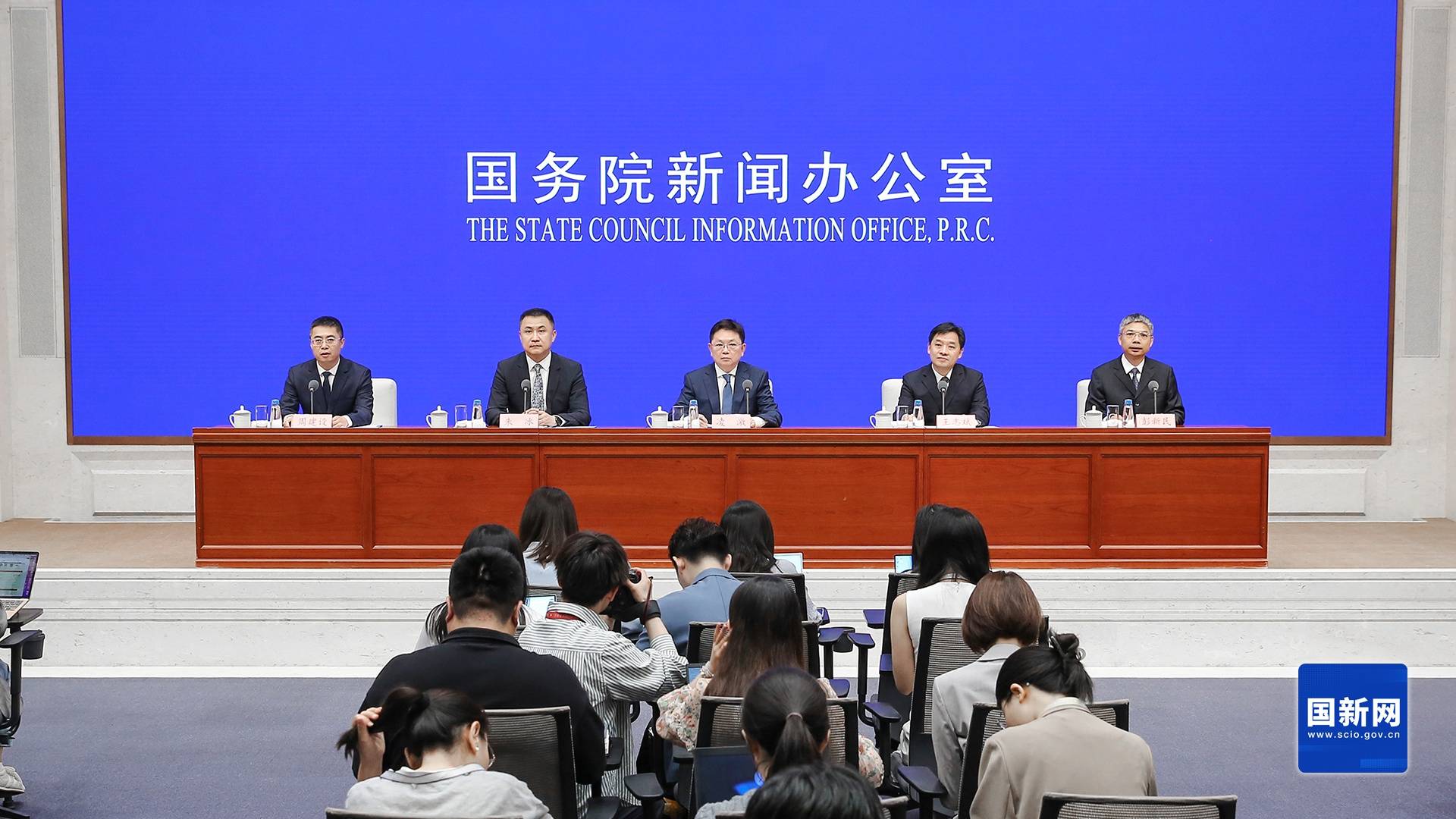 商务部副部长兼国际贸易谈判副代表凌激与欧委会贸易和经济安全总司韦恩德总司长举行视频会谈