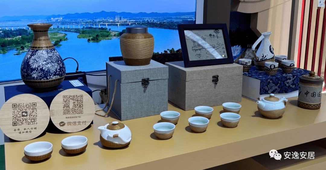 杉杉股份:控股股东重整计划草案获通过;容百科技:拟投资约43亿元投建磷酸铁锂前驱体及正极 | 新能源早参