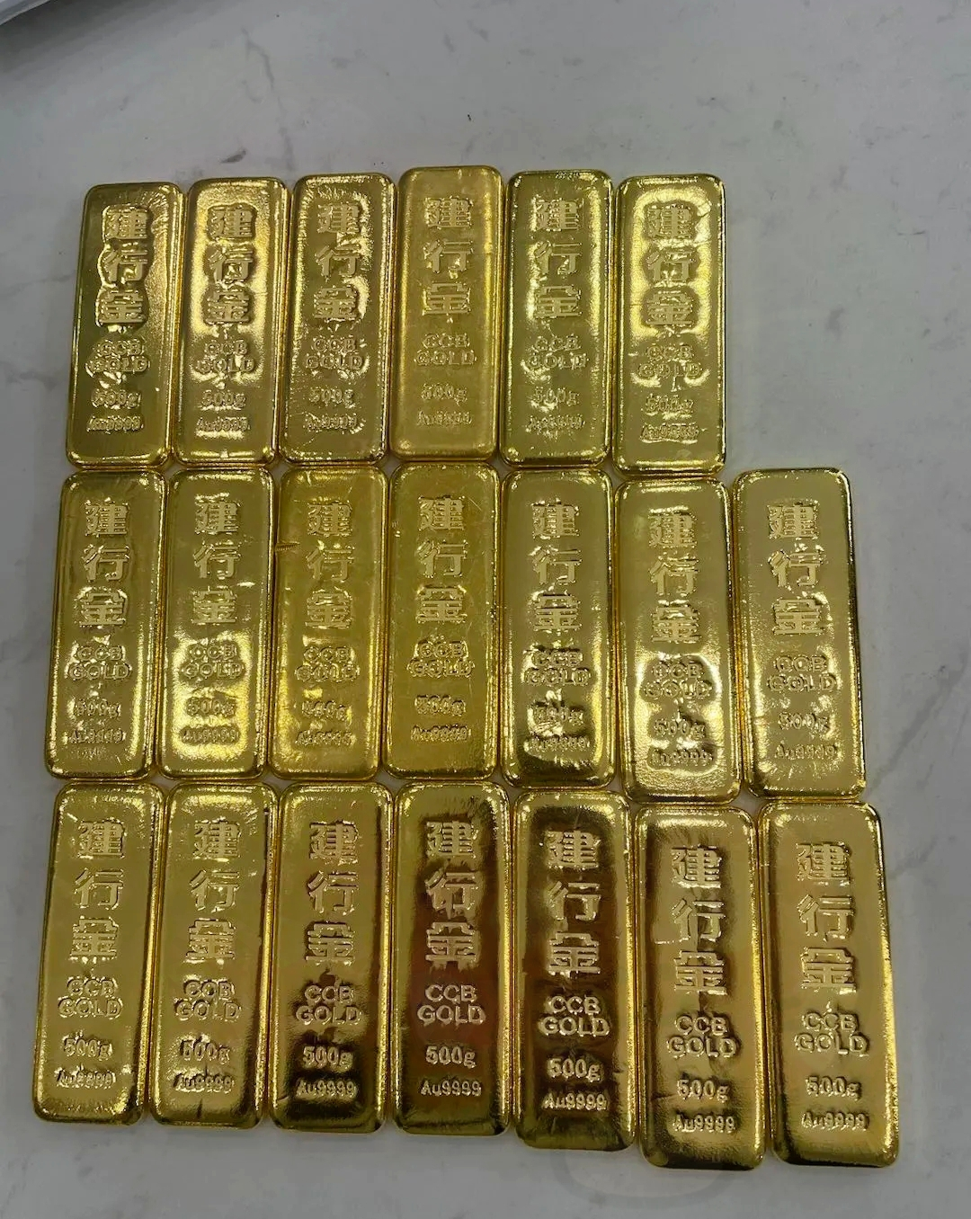 14年首次!阿塞拜疆,狂卖黄金!