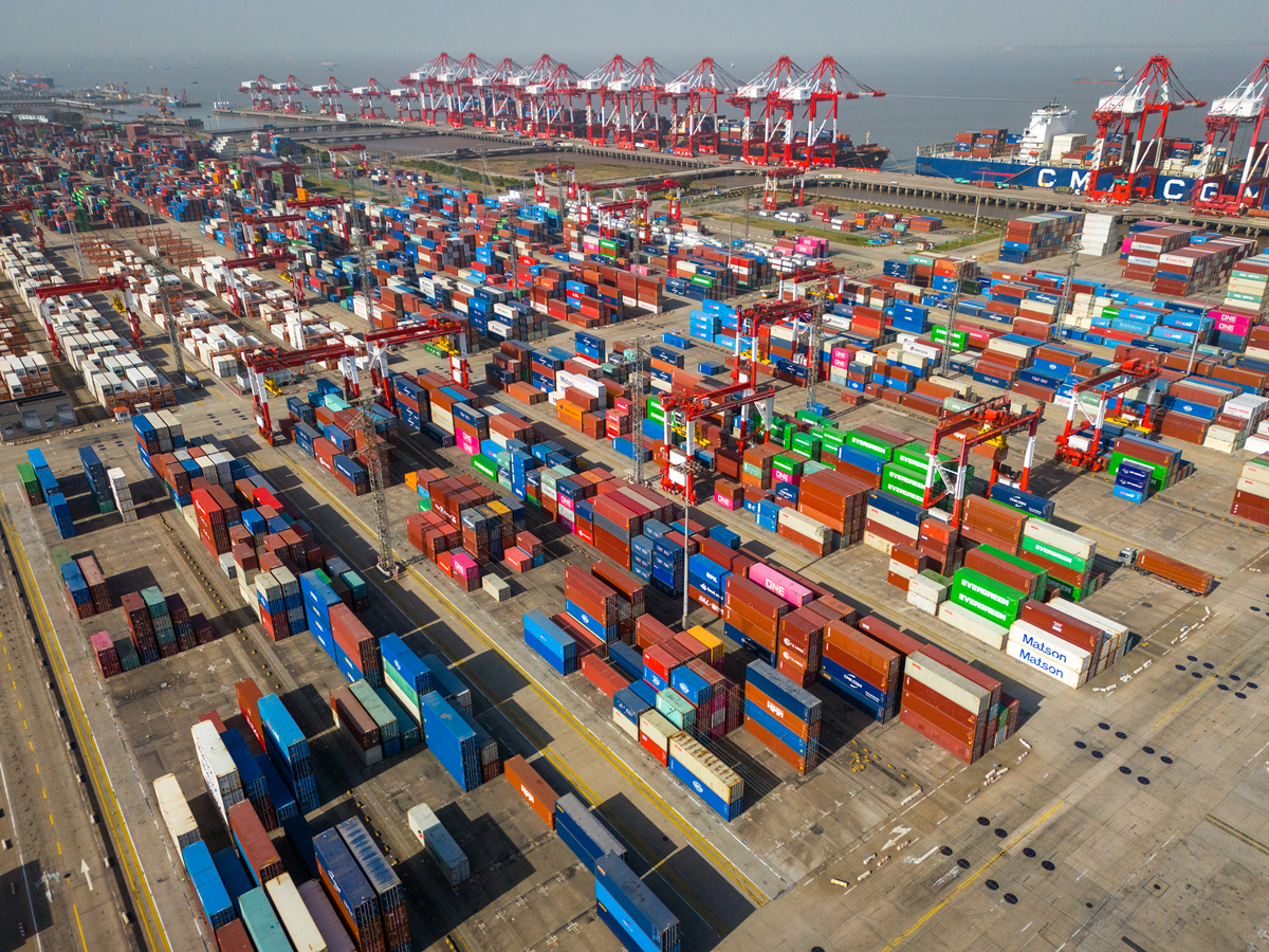 上海航运交易所:节前中国出口集装箱运输市场总体平稳 航线运价整体略有上浮