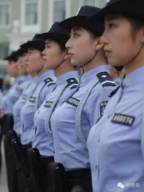 全国首支机器人交警中队,正式上岗!